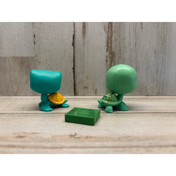 Littlest Pet Shop LPS Sea Turtle and Sparkle Gilturtle EUC - Picture 2 of 3